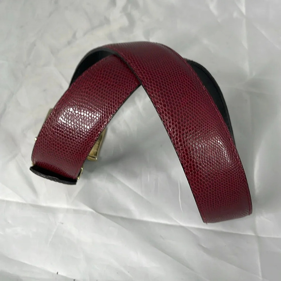 VINTAGE 90’s Simon Chang Reptile Embossed Belt Burgundy Gold Buckle Leather M - Picture 2 of 10